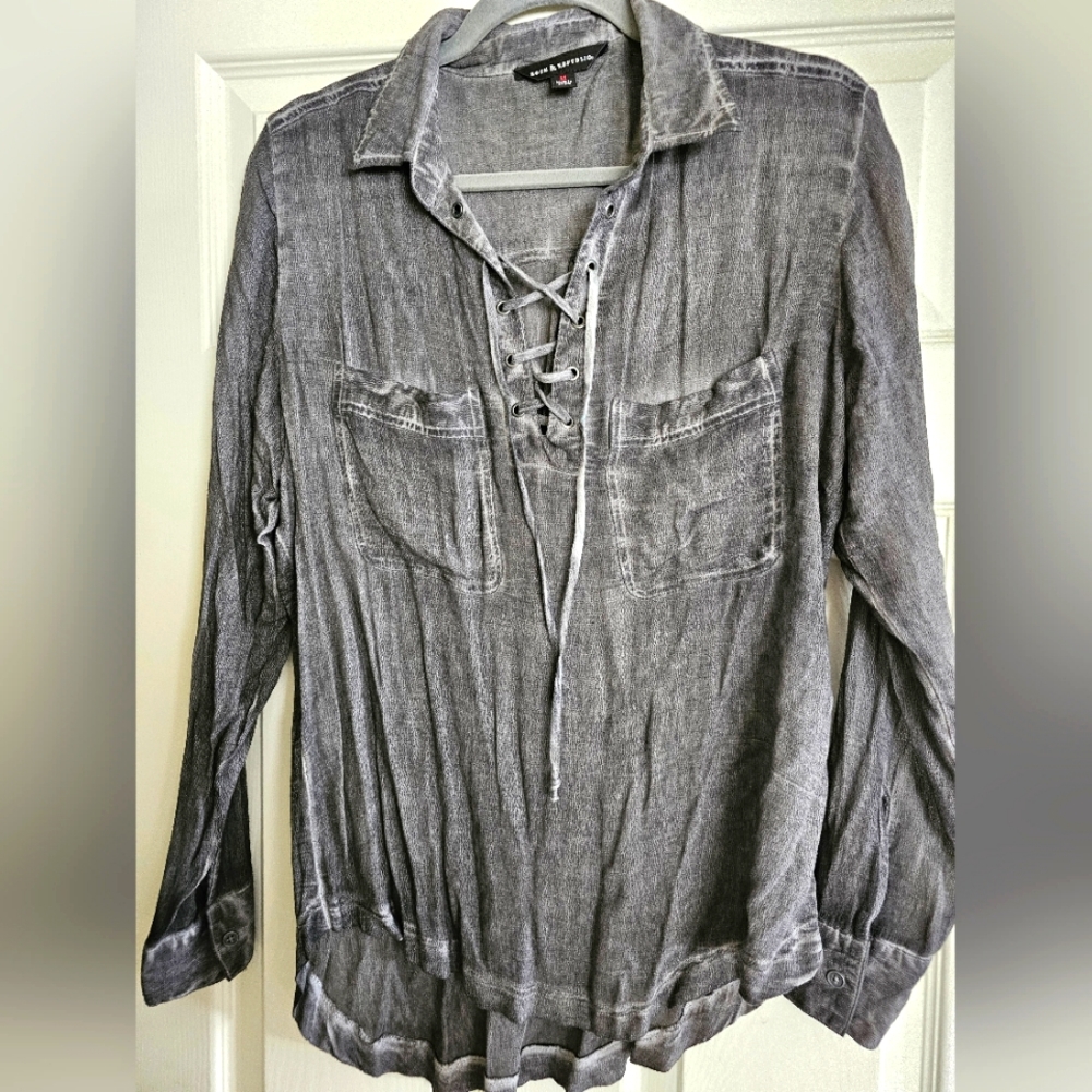 ROCK & REPUBLIC Black Acid Washed Long Sleeved Lace up Front Goth Blouse Top, M